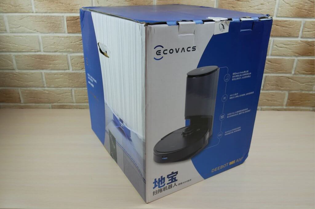 Ecovacs box