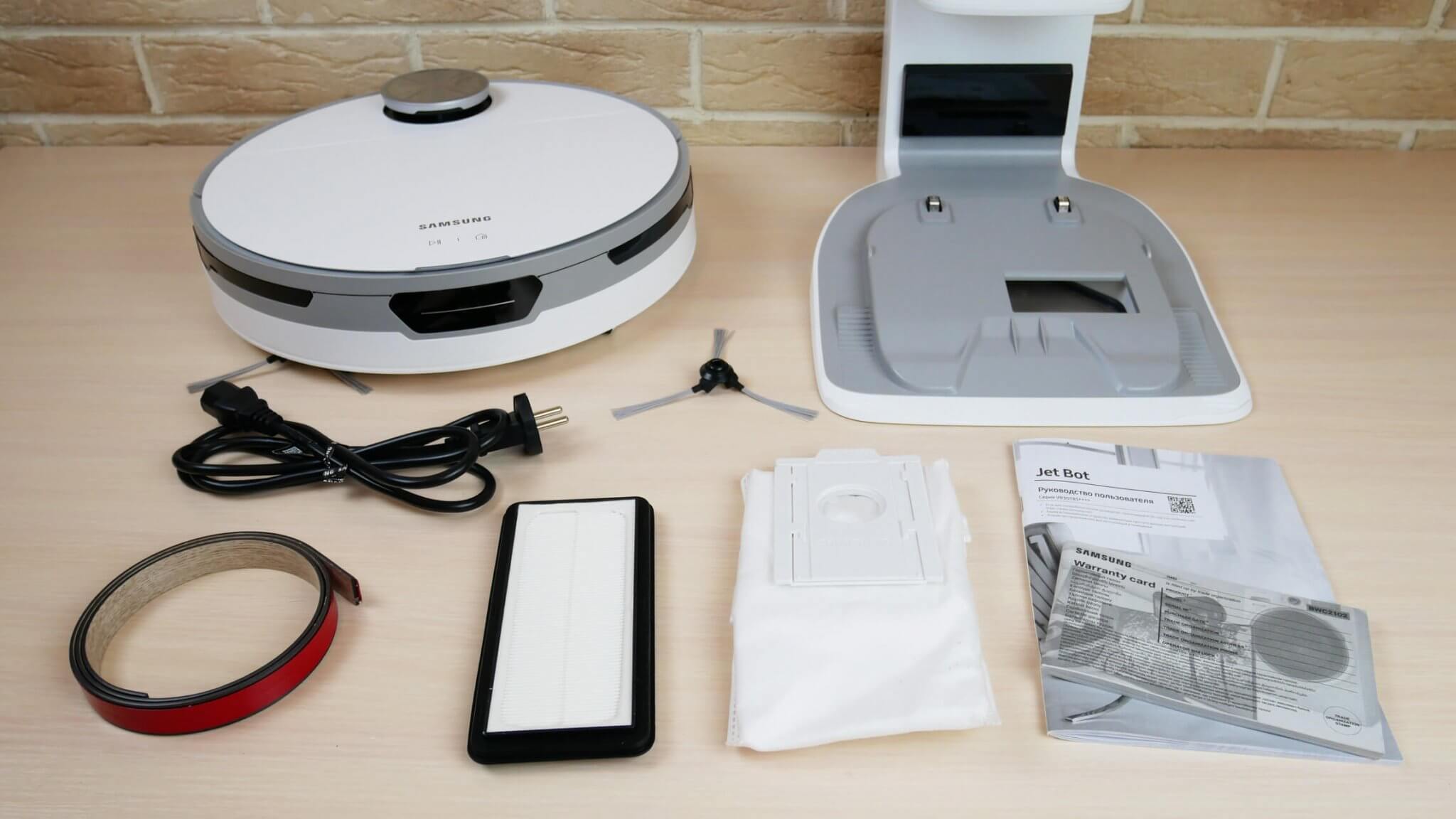Samsung Jet Bot+ Review & Test the best robot vacuum for dry cleaning?!