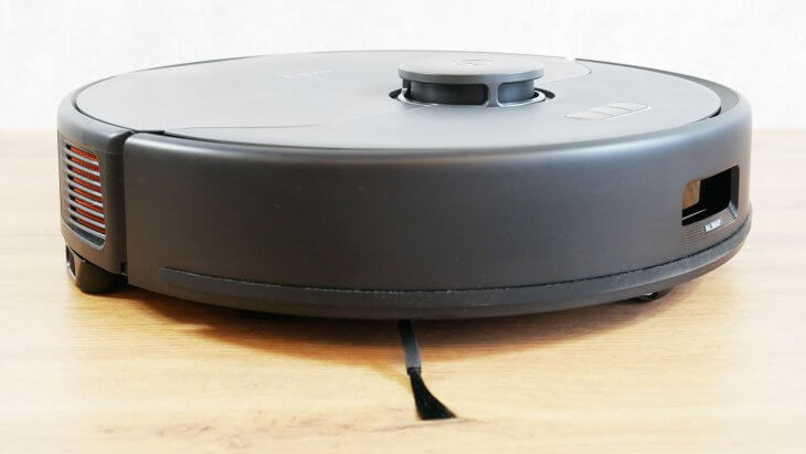 eufy Clean X8 Pro: Side view eufy Clean X8 Pro: Side view